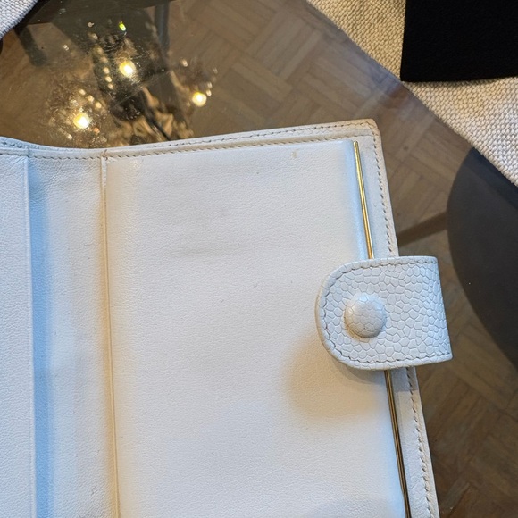 Chanel White Leather Wallet - Picture 7 of 16